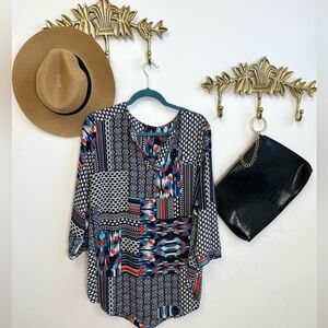 Beautiful contemporary tunic Xl ptp 24.5” l 31”